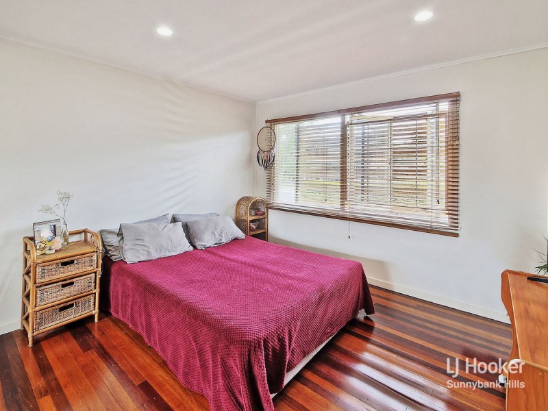 12 Bedser Street, Macgregor QLD 4109