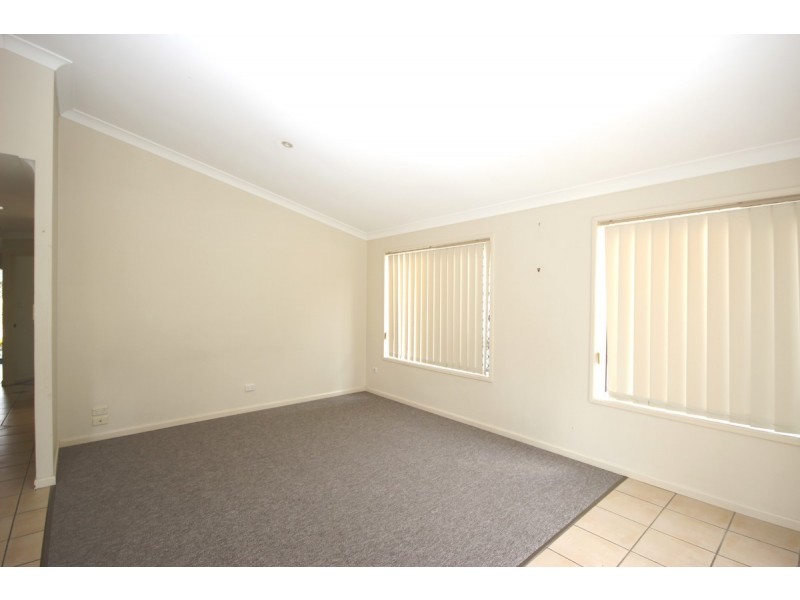 8 Peachface Street, Loganlea QLD 4131