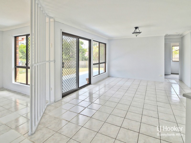 8 Fitchett Street, Goodna QLD 4300