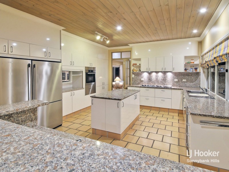 208 Bleasby Road, Eight Mile Plains QLD 4113