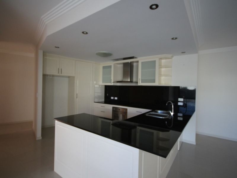 16 Elm Court, Stretton QLD 4116