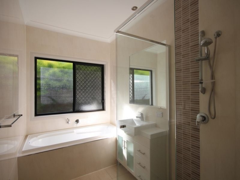 16 Elm Court, Stretton QLD 4116