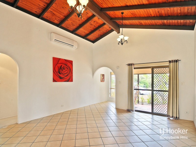 4 Raffin Crescent, Calamvale QLD 4116