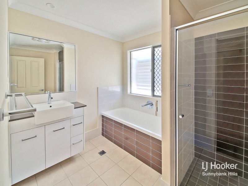 16 Chester Road, Eight Mile Plains QLD 4113