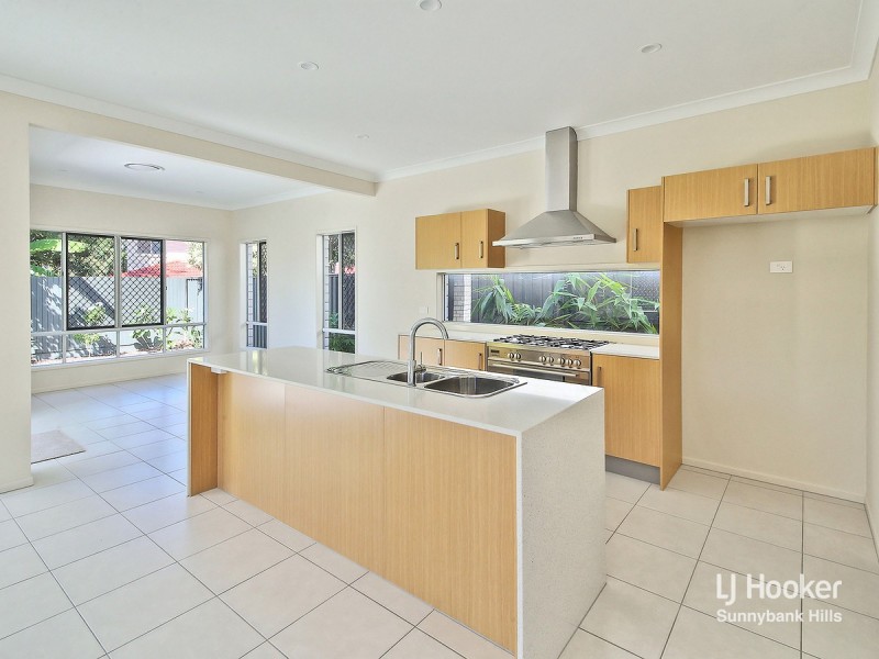 16 Chester Road, Eight Mile Plains QLD 4113