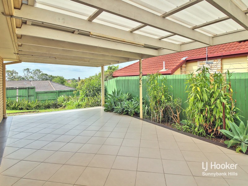 16 Robinson Crescent, Runcorn QLD 4113