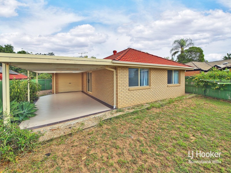 16 Robinson Crescent, Runcorn QLD 4113