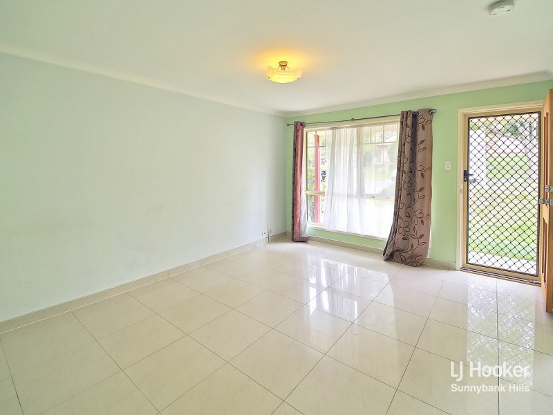 16 Robinson Crescent, Runcorn QLD 4113