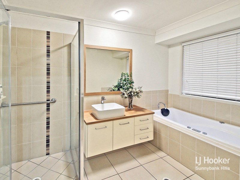 3 Ruby Close, Eight Mile Plains QLD 4113