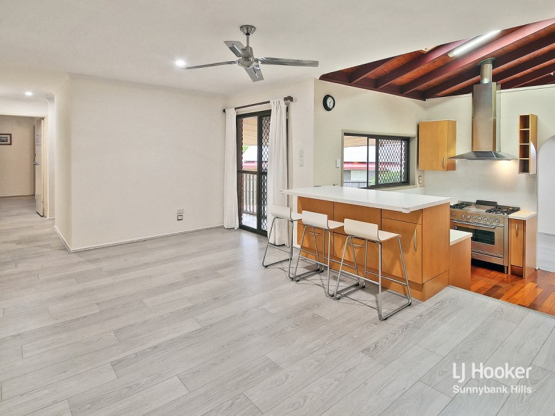 3 Pineneedle Place, Sunnybank Hills QLD 4109