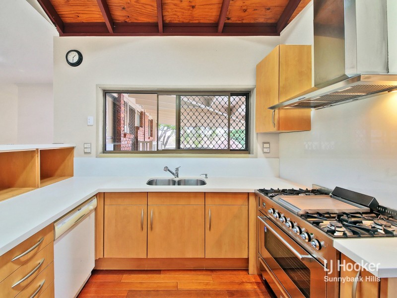 3 Pineneedle Place, Sunnybank Hills QLD 4109