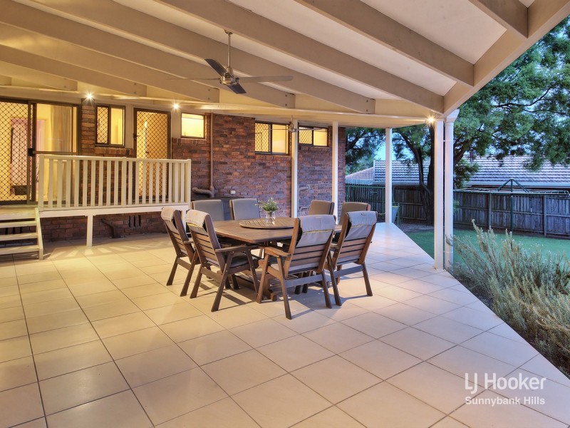 3 Pineneedle Place, Sunnybank Hills QLD 4109
