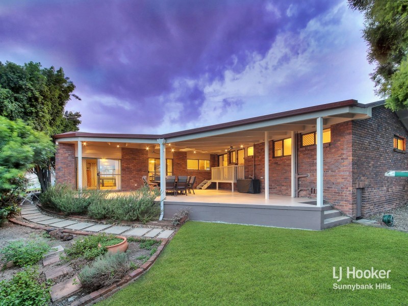 3 Pineneedle Place, Sunnybank Hills QLD 4109