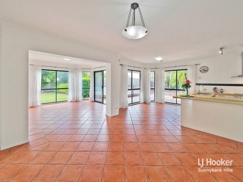 46 Ontario Crescent, Parkinson QLD 4115