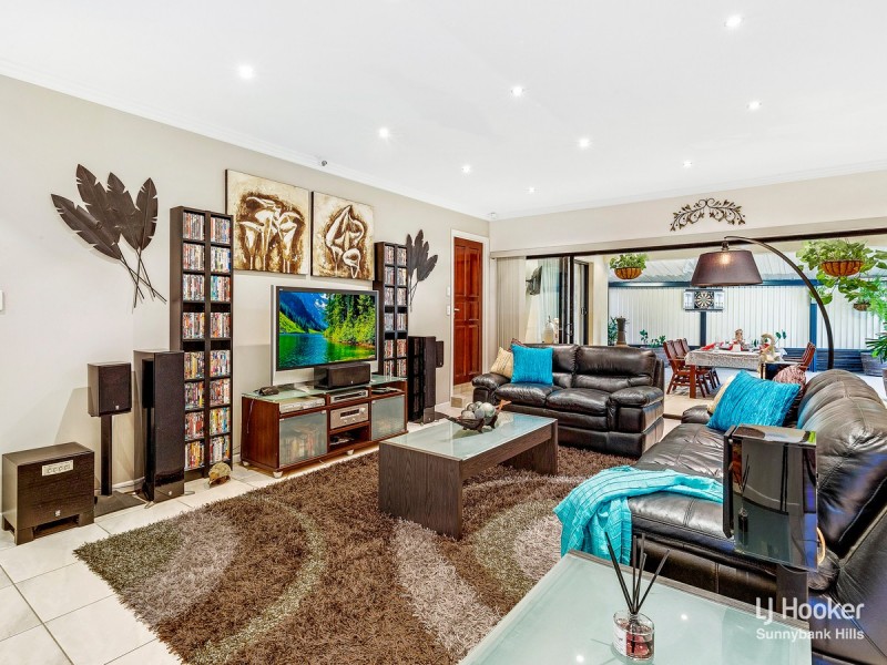 98 Woodlark Crescent, Parkinson QLD 4115