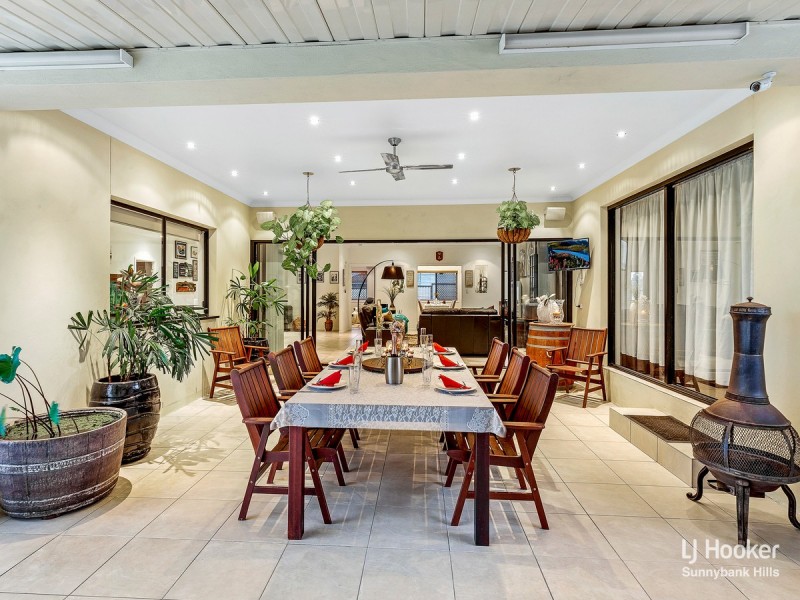 98 Woodlark Crescent, Parkinson QLD 4115