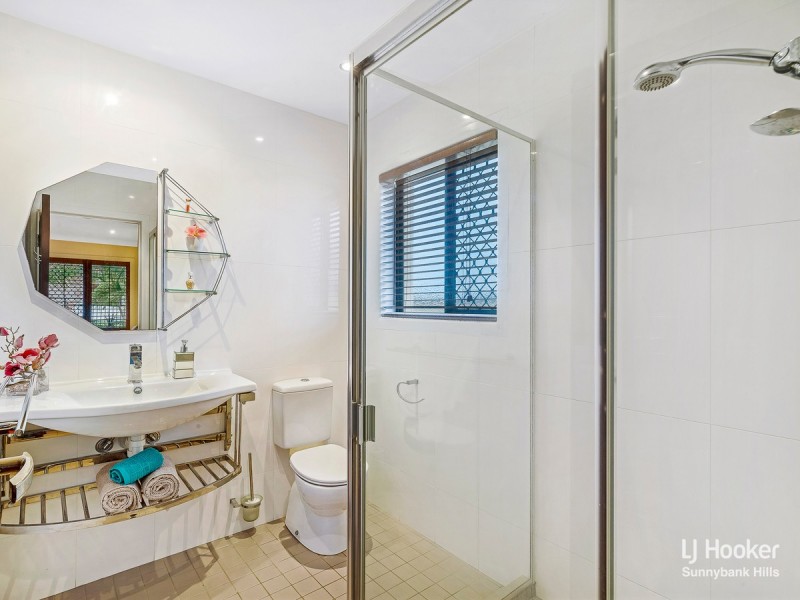 98 Woodlark Crescent, Parkinson QLD 4115