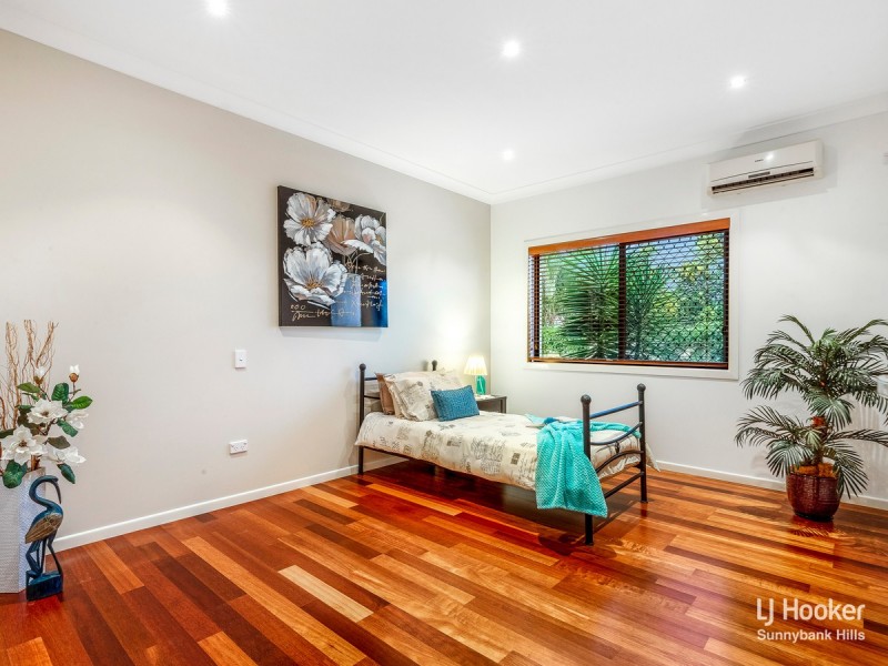 98 Woodlark Crescent, Parkinson QLD 4115