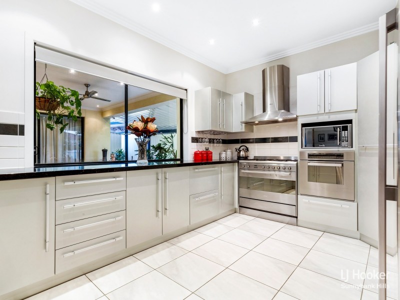 98 Woodlark Crescent, Parkinson QLD 4115