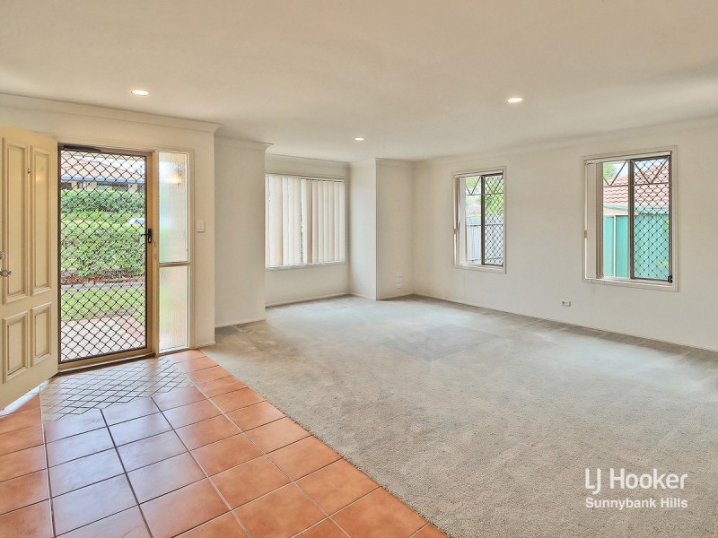 6 Red Pine Court, Calamvale QLD 4116