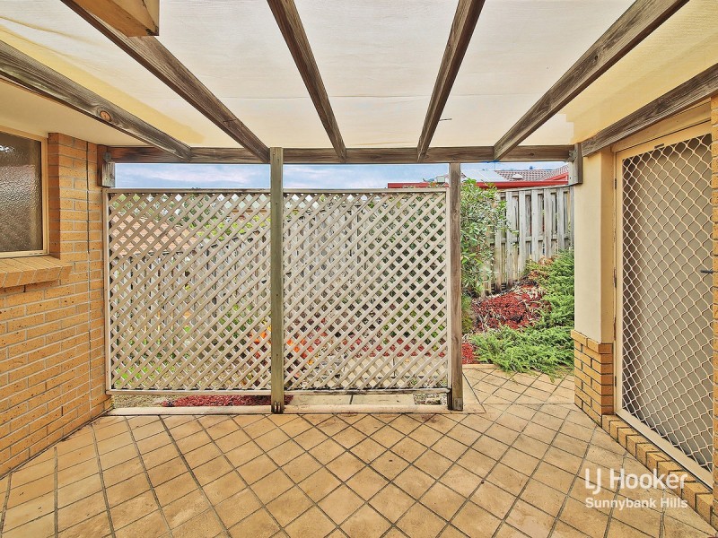 6 Red Pine Court, Calamvale QLD 4116