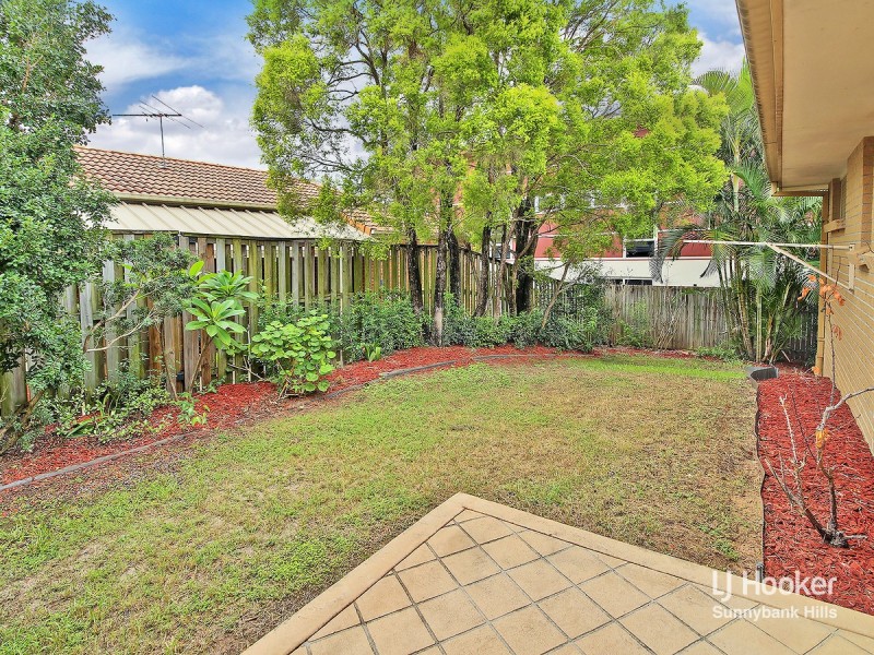 6 Red Pine Court, Calamvale QLD 4116