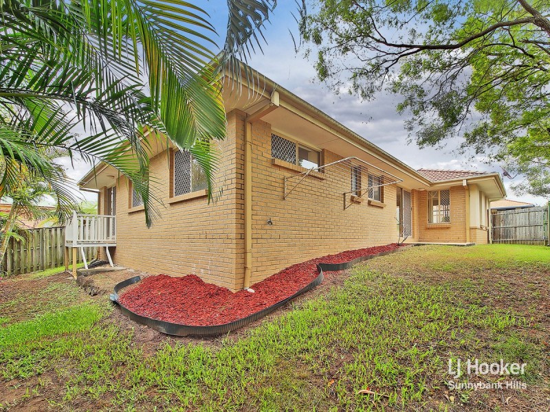 6 Red Pine Court, Calamvale QLD 4116