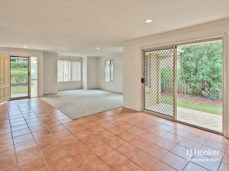 6 Red Pine Court, Calamvale QLD 4116