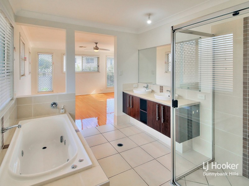 37 Collett Street, Eight Mile Plains QLD 4113