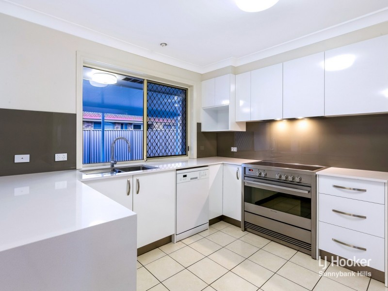 35 Bannockburn Crescent, Parkinson QLD 4115