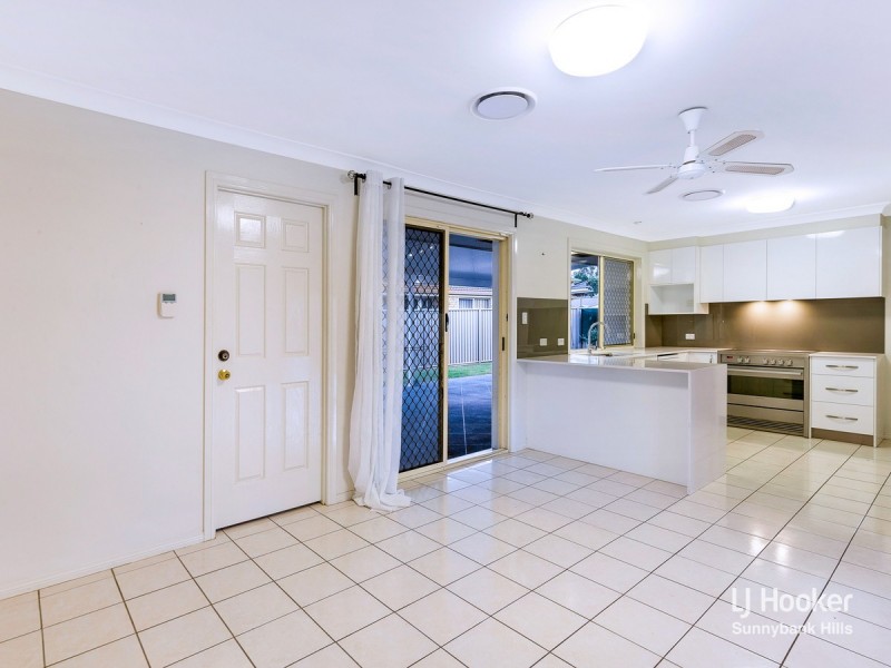 35 Bannockburn Crescent, Parkinson QLD 4115