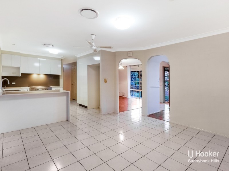 35 Bannockburn Crescent, Parkinson QLD 4115