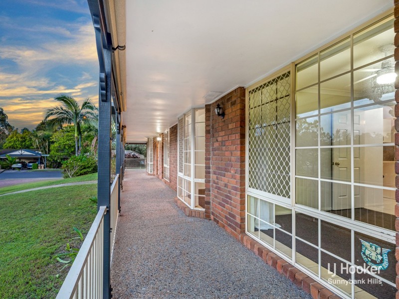 35 Bannockburn Crescent, Parkinson QLD 4115