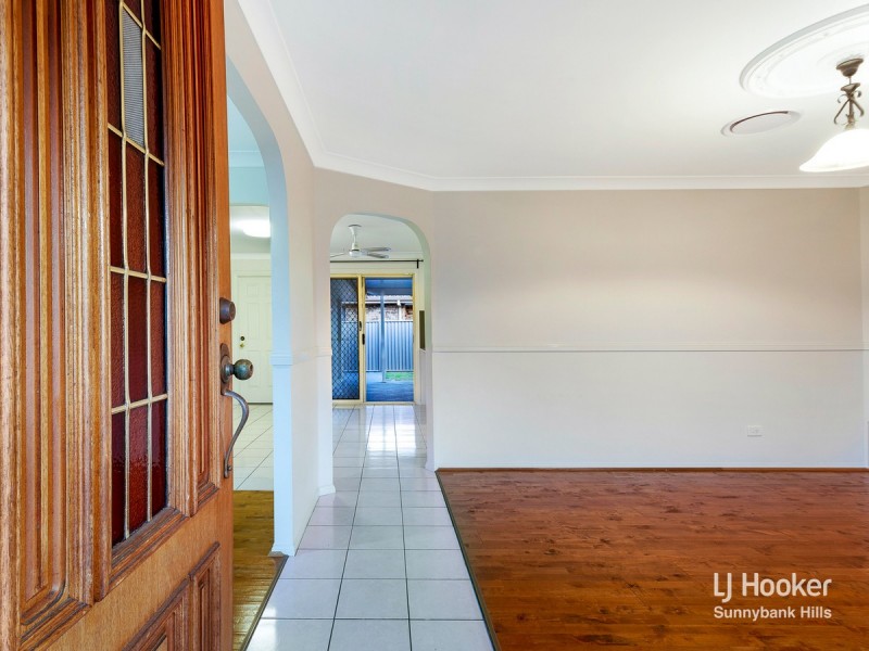 35 Bannockburn Crescent, Parkinson QLD 4115