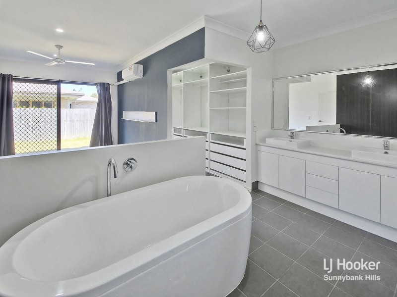 32 Copal Drive, Logan Reserve QLD 4133