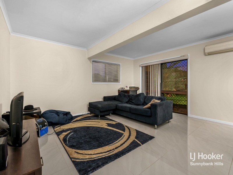 15 Martense Street, Wishart QLD 4122