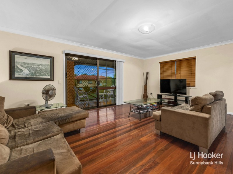 15 Martense Street, Wishart QLD 4122