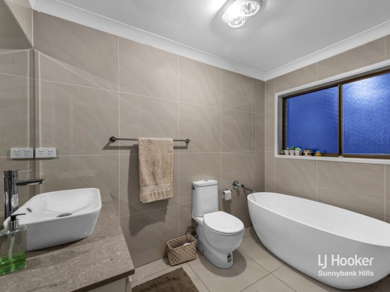 15 Martense Street, Wishart QLD 4122