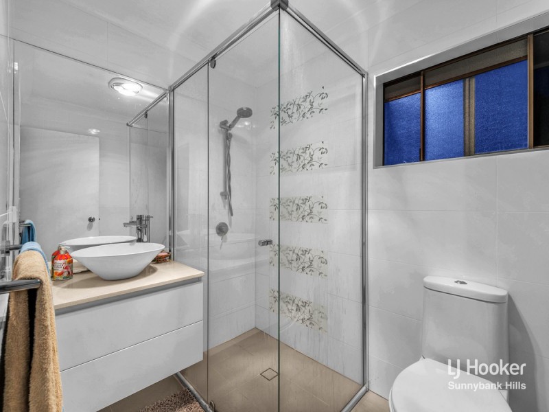 15 Martense Street, Wishart QLD 4122