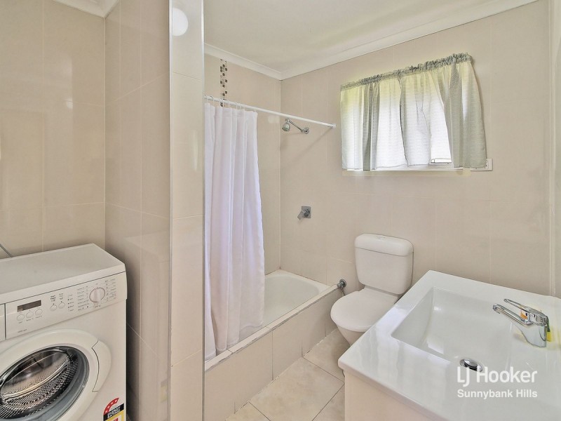 17 Springfield Street, Macgregor QLD 4109