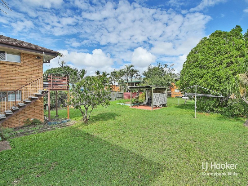 17 Springfield Street, Macgregor QLD 4109