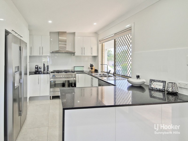 14 Scarlet Oak Place, Calamvale QLD 4116