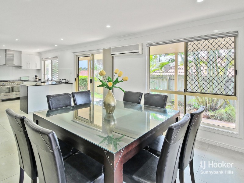 14 Scarlet Oak Place, Calamvale QLD 4116