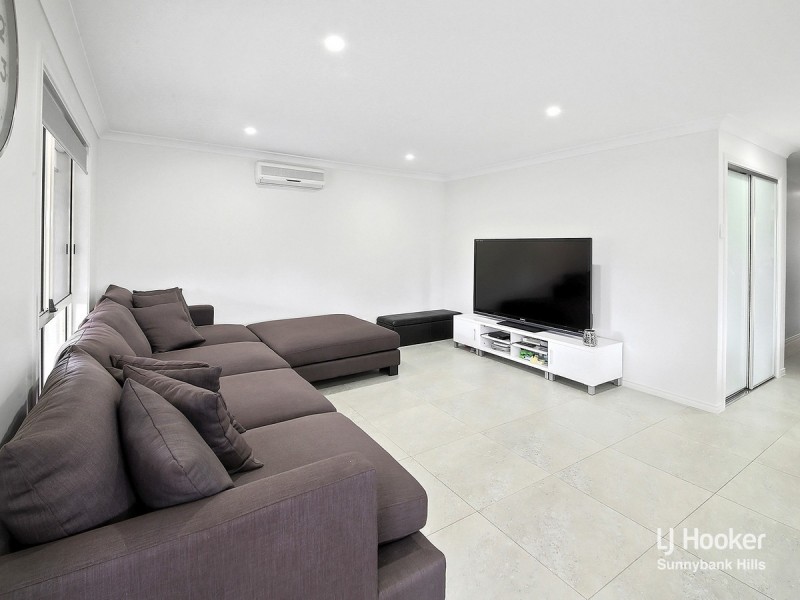 14 Scarlet Oak Place, Calamvale QLD 4116