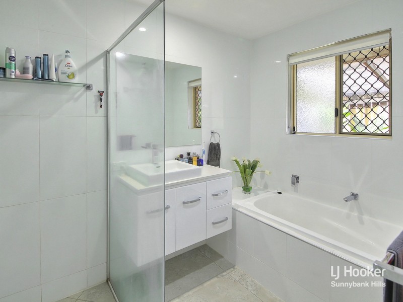 14 Scarlet Oak Place, Calamvale QLD 4116