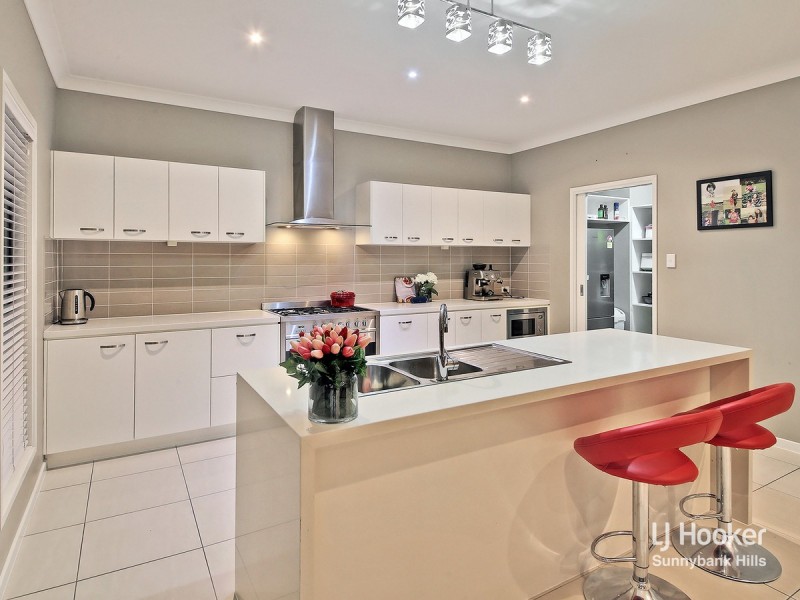 83 Alfred Circuit, Calamvale QLD 4116