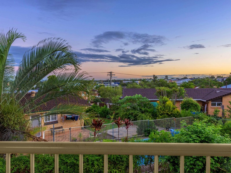 29 Trood Street, Macgregor QLD 4109