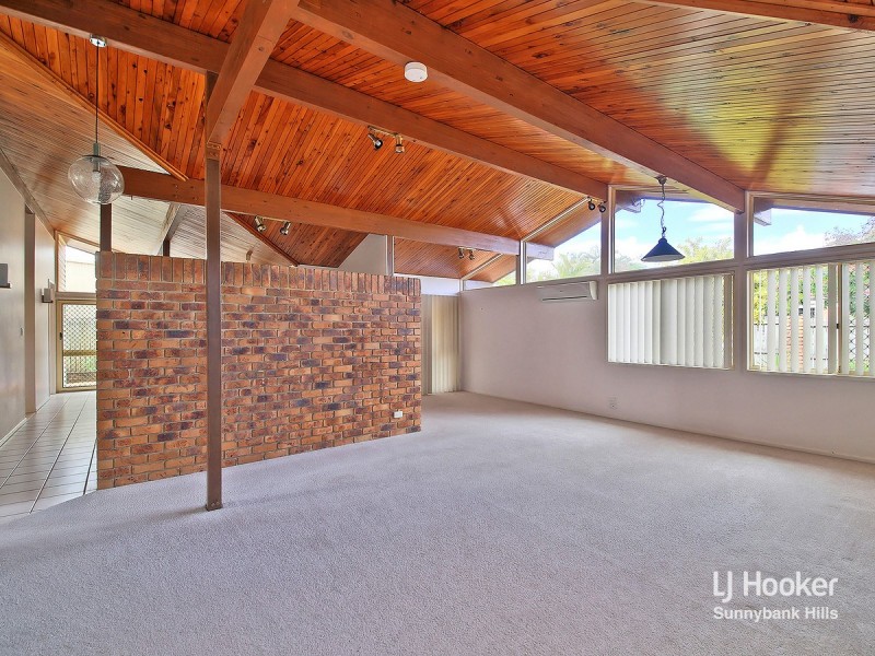 8 Chateau Street, Calamvale QLD 4116