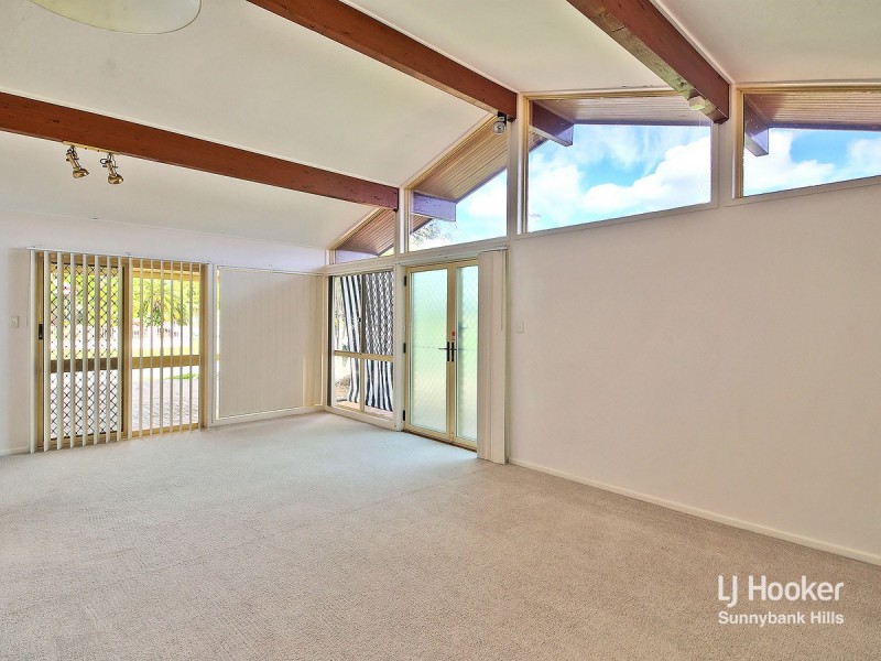 8 Chateau Street, Calamvale QLD 4116