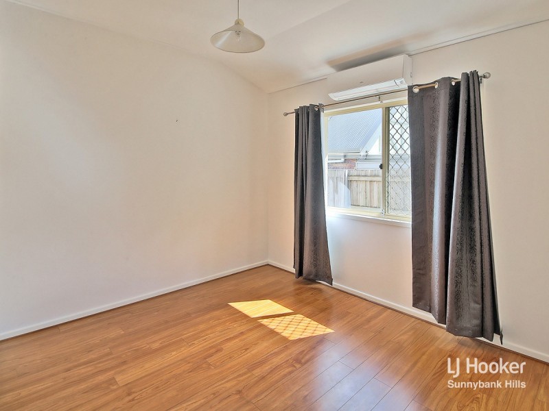 8 Chateau Street, Calamvale QLD 4116